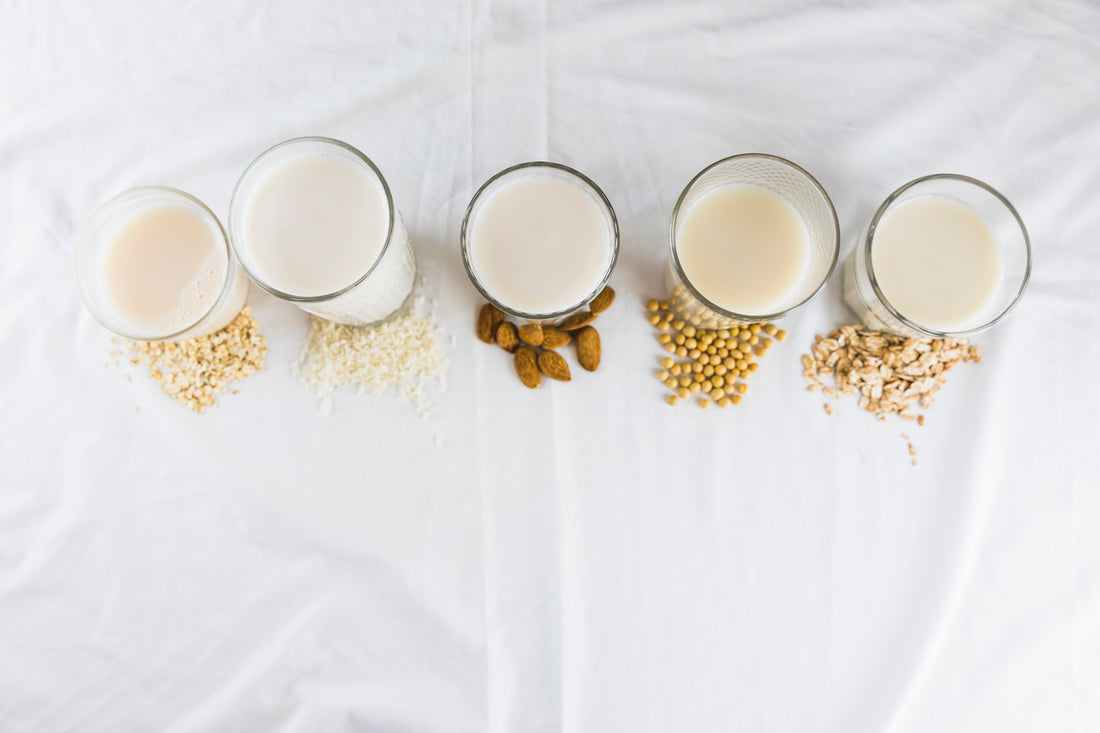 Compare oat milk vs almond milk: Which Non-Dairy Milk Reigns?